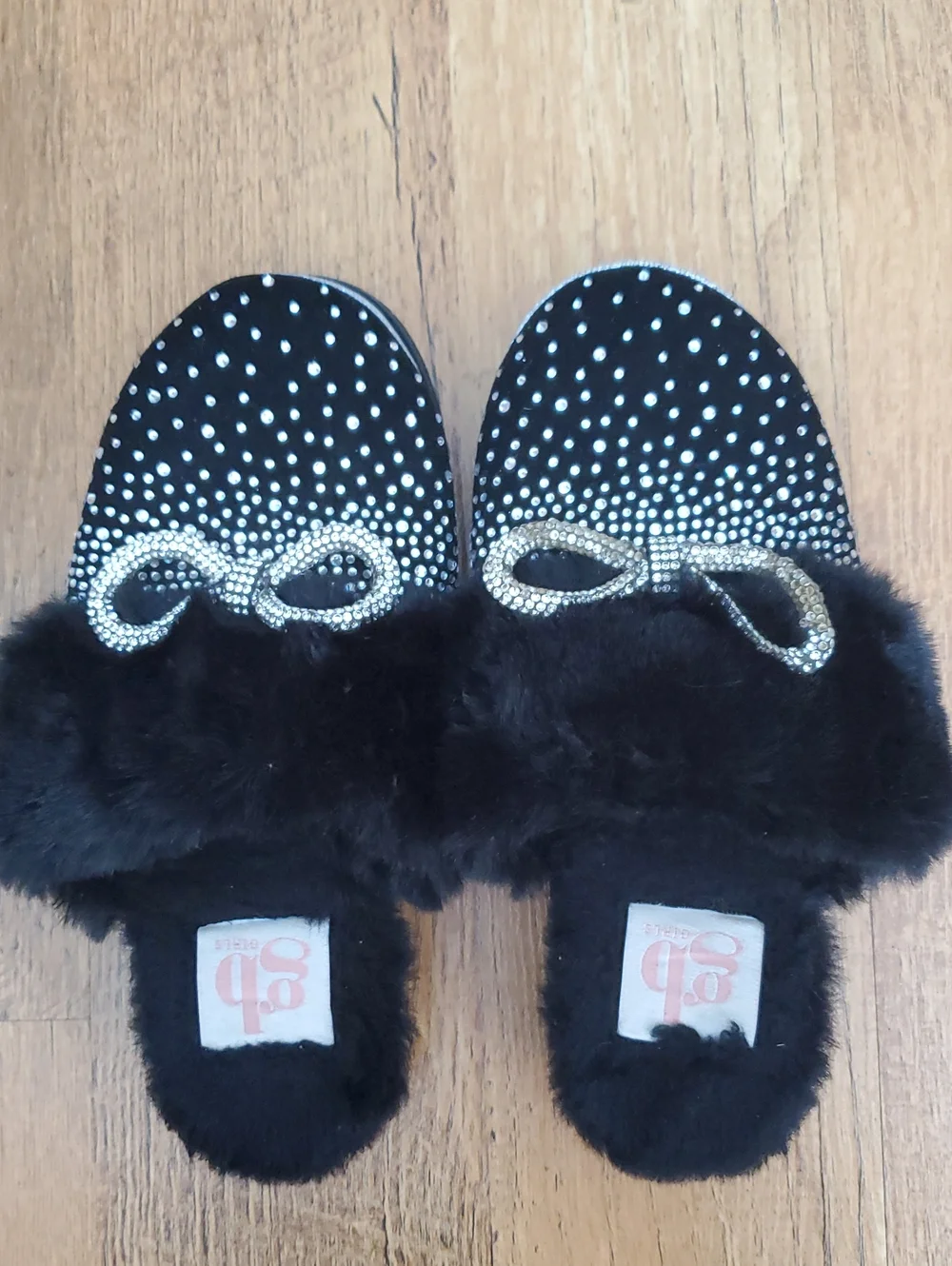 Gianni Bini ComfieeTwo Embellished Rhinestone Bow Faux Fur Slippers in black 12M